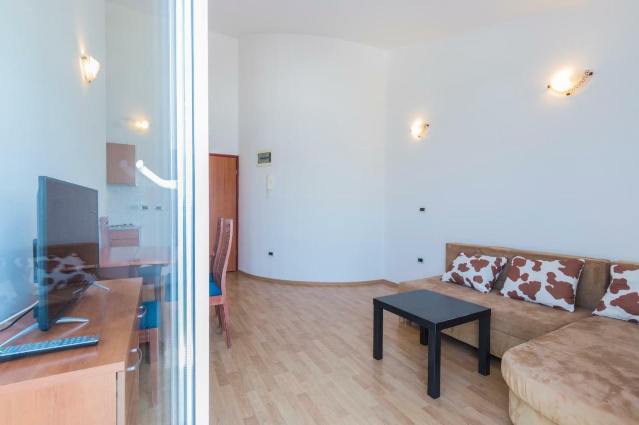 Apartments Riva Medulin Exterior foto